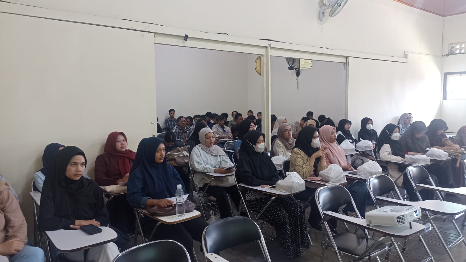 STMIK EL Rahma Yogyakarta Gelar Pembekalan Alumni: Tingkatkan Kesiapan Karier melalui Penyusunan CV dan Teknik Wawancara